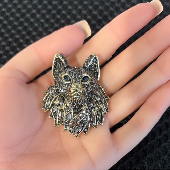 Dazzling Pave Crystal Wolf Head Brooch | Gold Tone Statement Pin - Picture 7 of 8